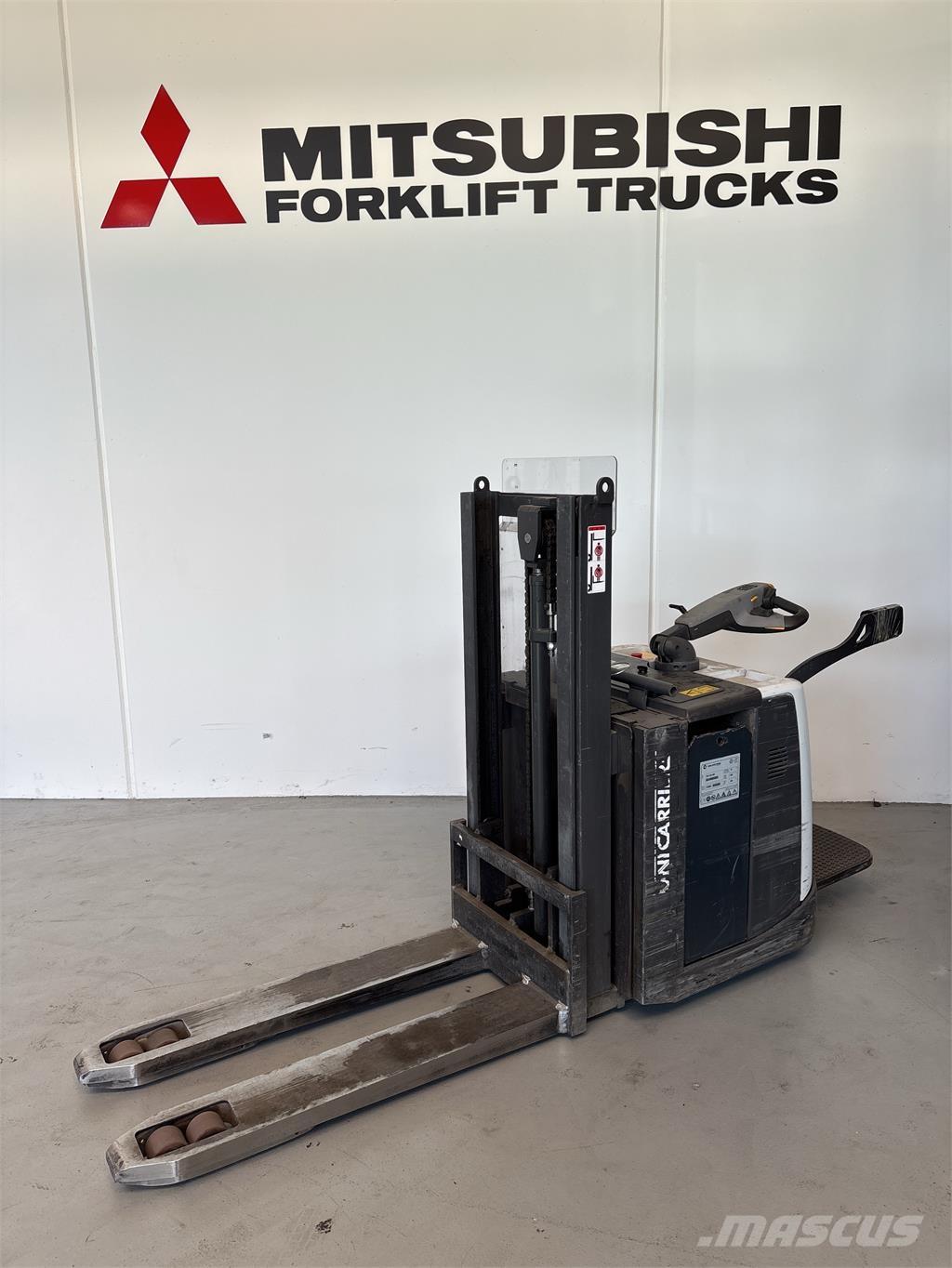 UniCarriers PDP200 Self propelled stackers