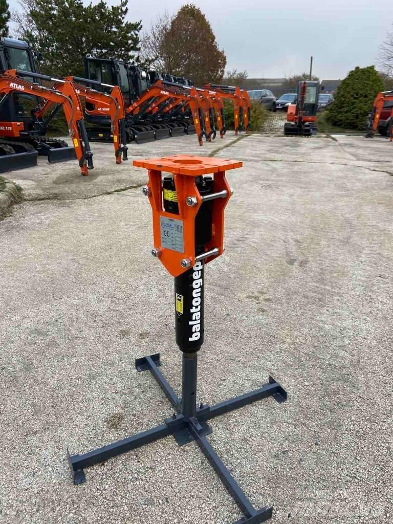 OCM Törőfej tüskével Backhoe