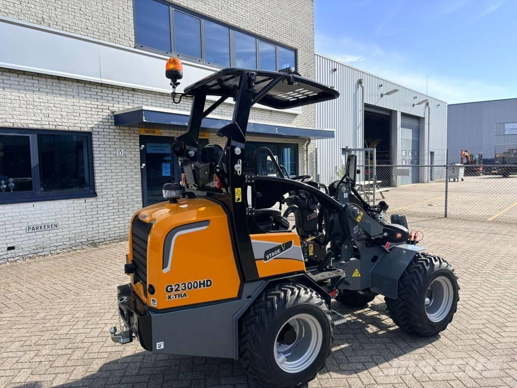 Giant G2300HD Xtra Mini loaders