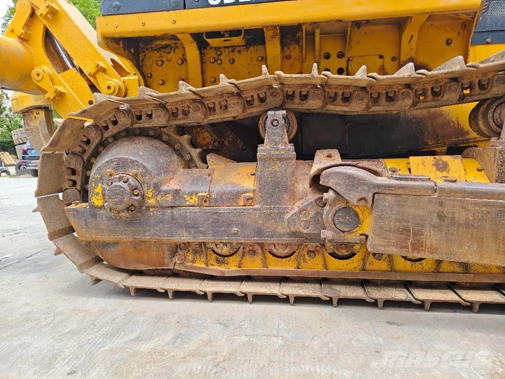 Shantui SD22 Crawler dozers