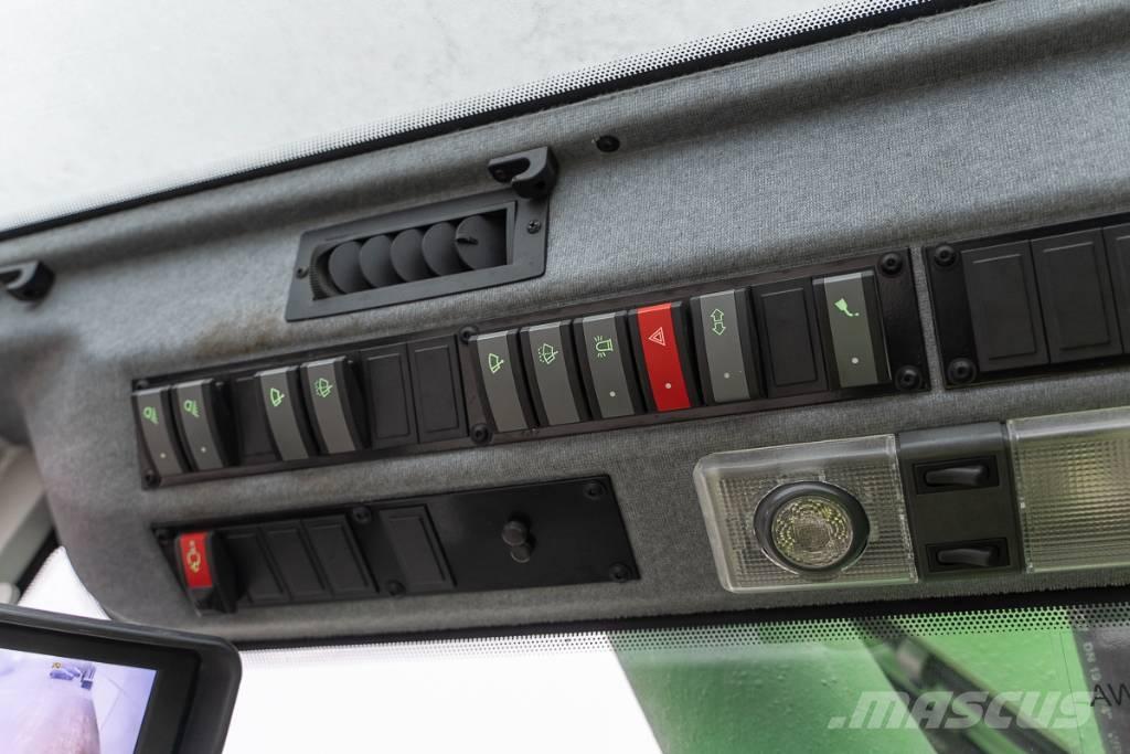 Sennebogen 821 E Wheeled excavators