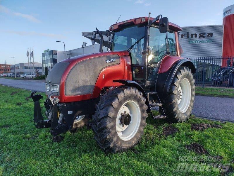 Valtra M 130 Tractors