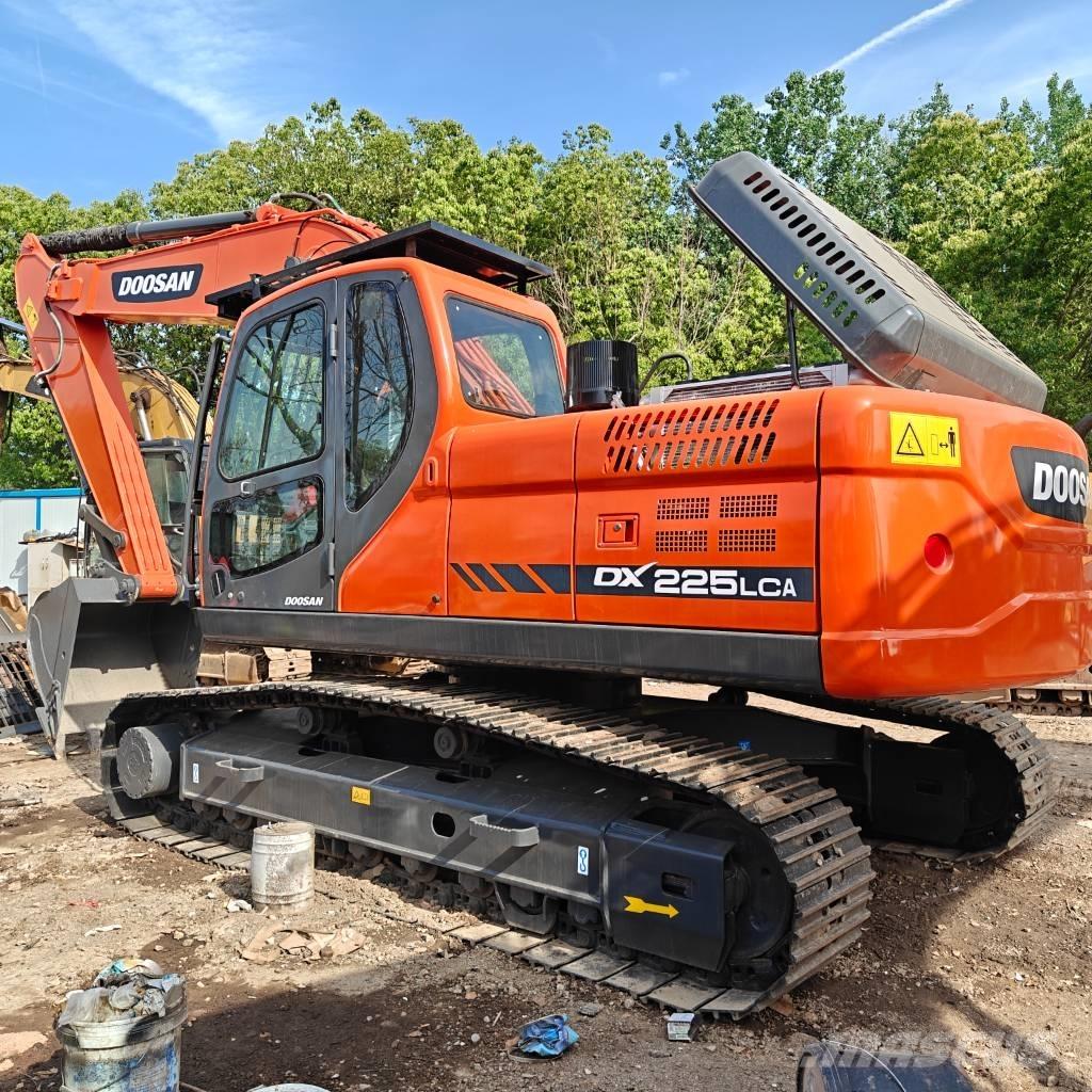 Doosan DX 225 LCA Crawler excavators