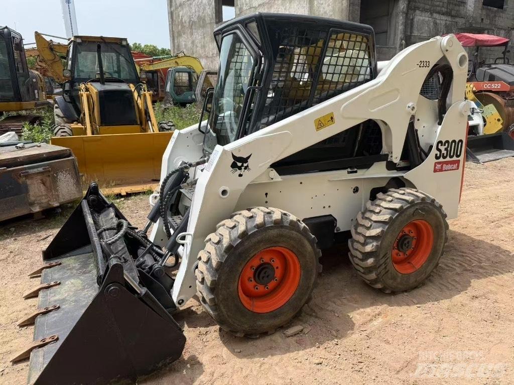 Bobcat S 300 Skid steer loaders