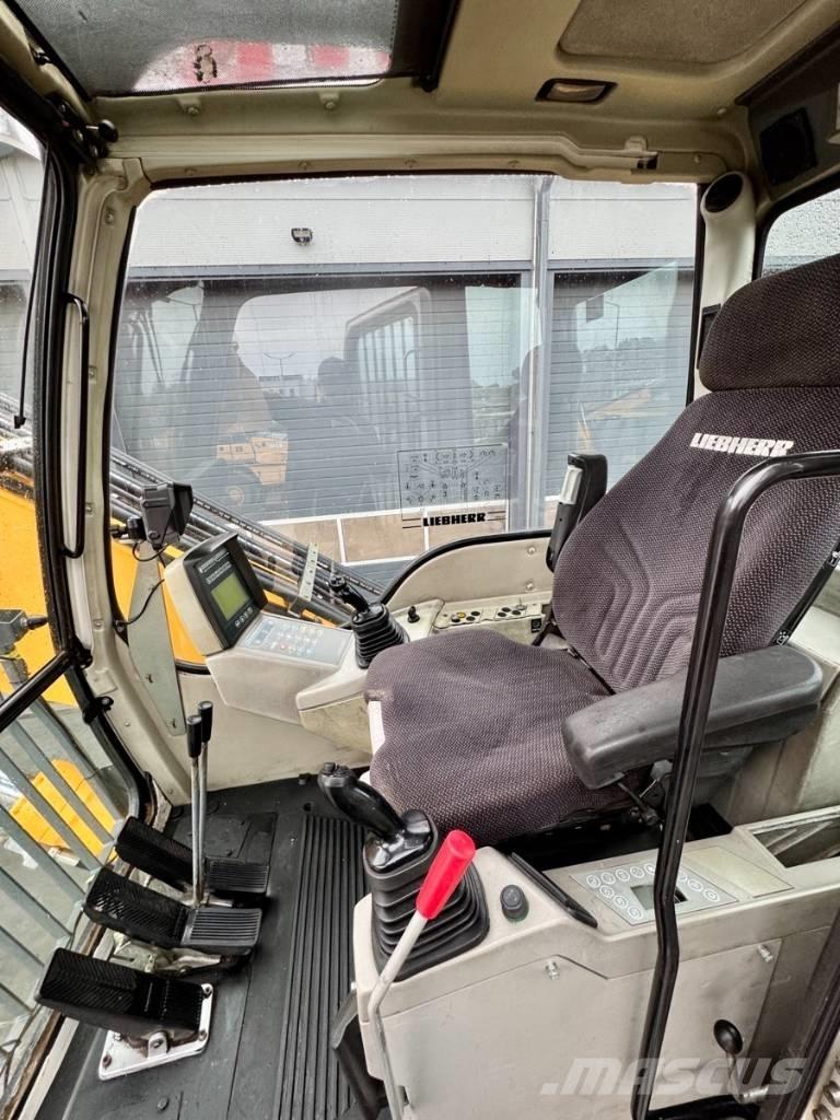 Liebherr R934C LC Demolition excavators