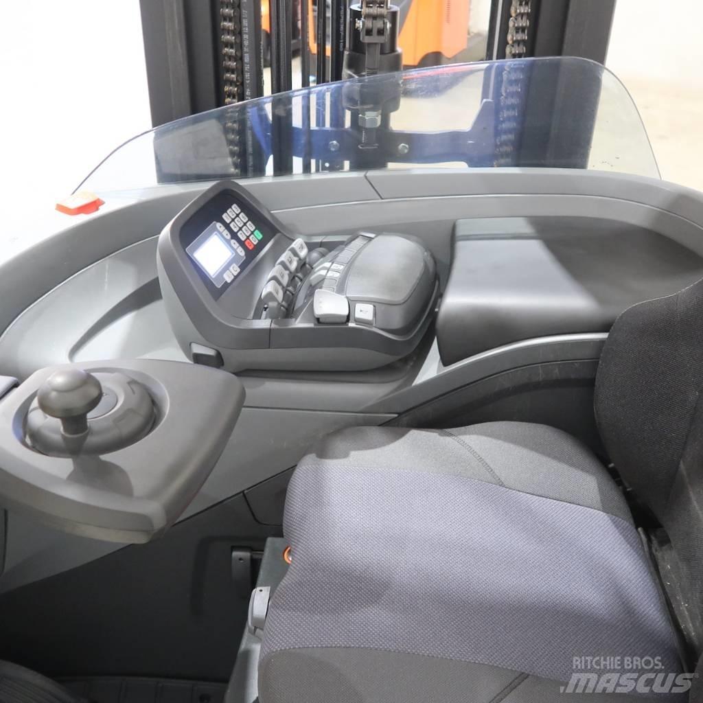Toyota RRE140H Reach truck