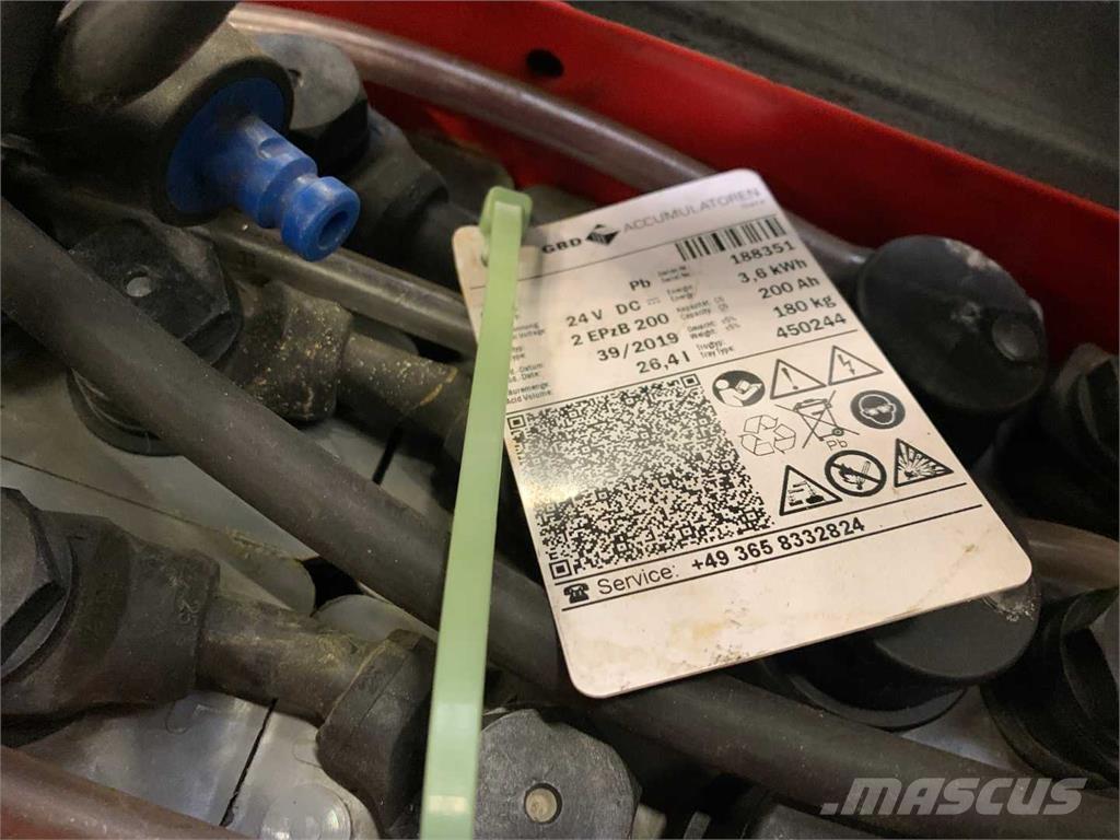 Linde L10B Pedestrian stacker