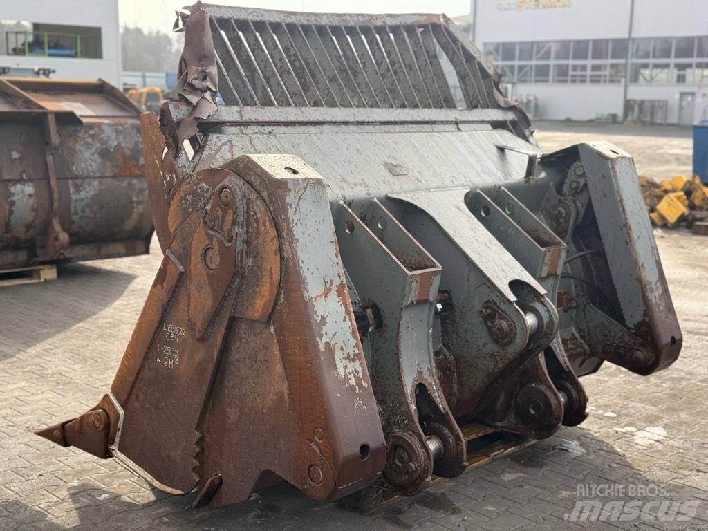 Liebherr LR 634 Buckets
