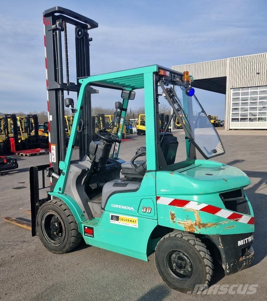 Mitsubishi FD30N Reach truck