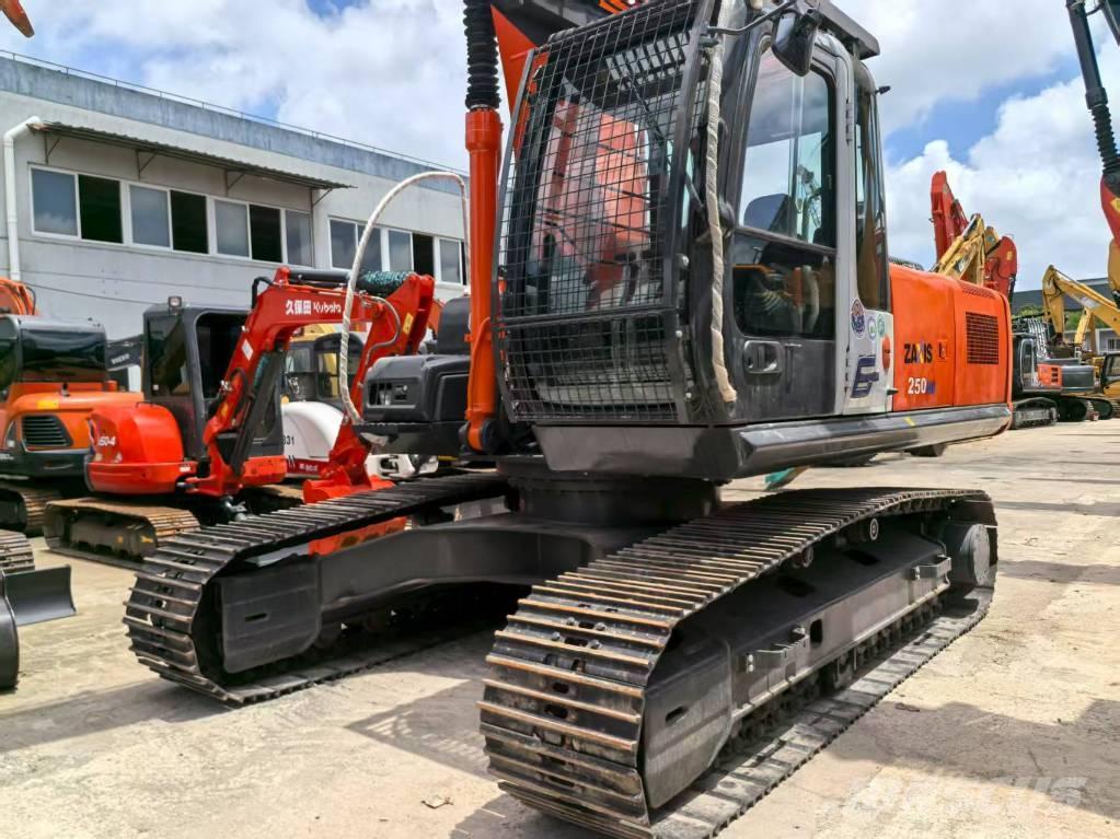 Hitachi ZX 250-3 G Mini excavators  7t - 12t
