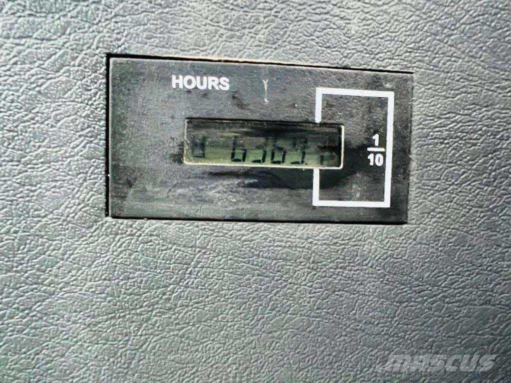 Hyundai 140W-9 Wheeled excavators