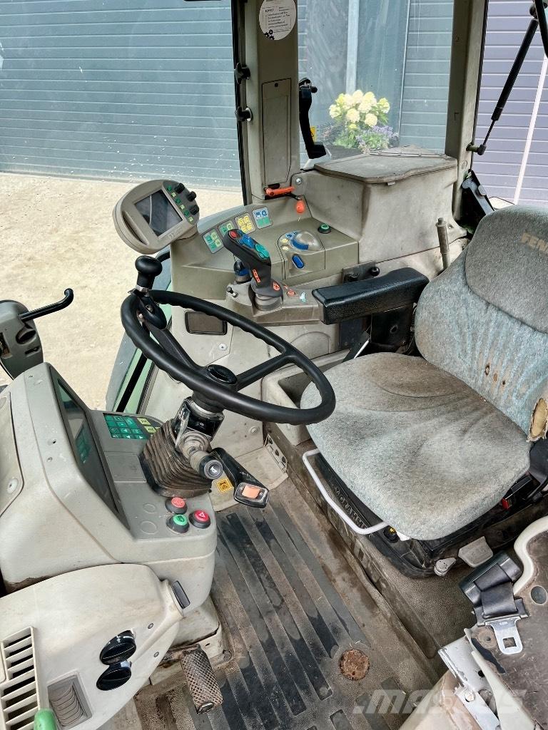 Fendt 712 Vario Tractors