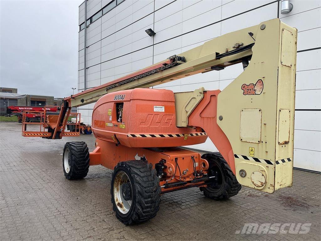 JLG 800AJ Articulated boom lifts