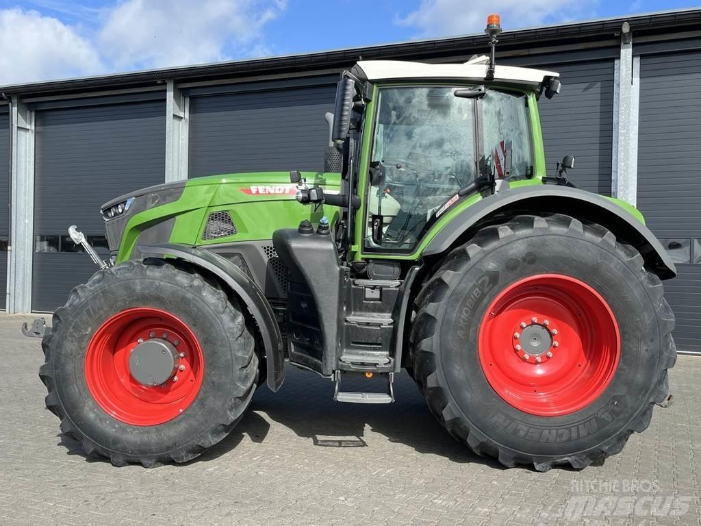 Fendt 933 Vario Tractors