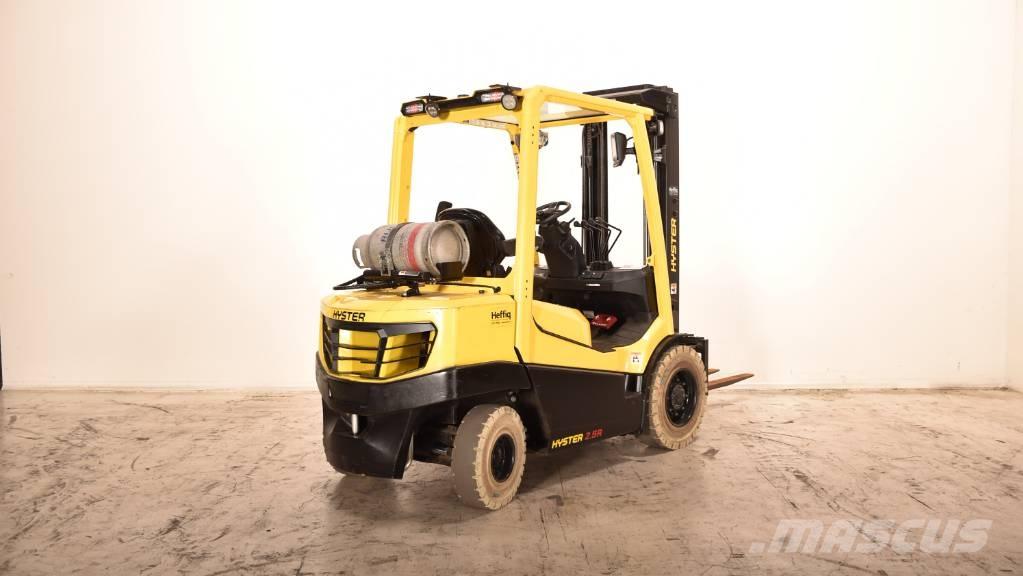 Hyster H2.5A6-L LPG trucks