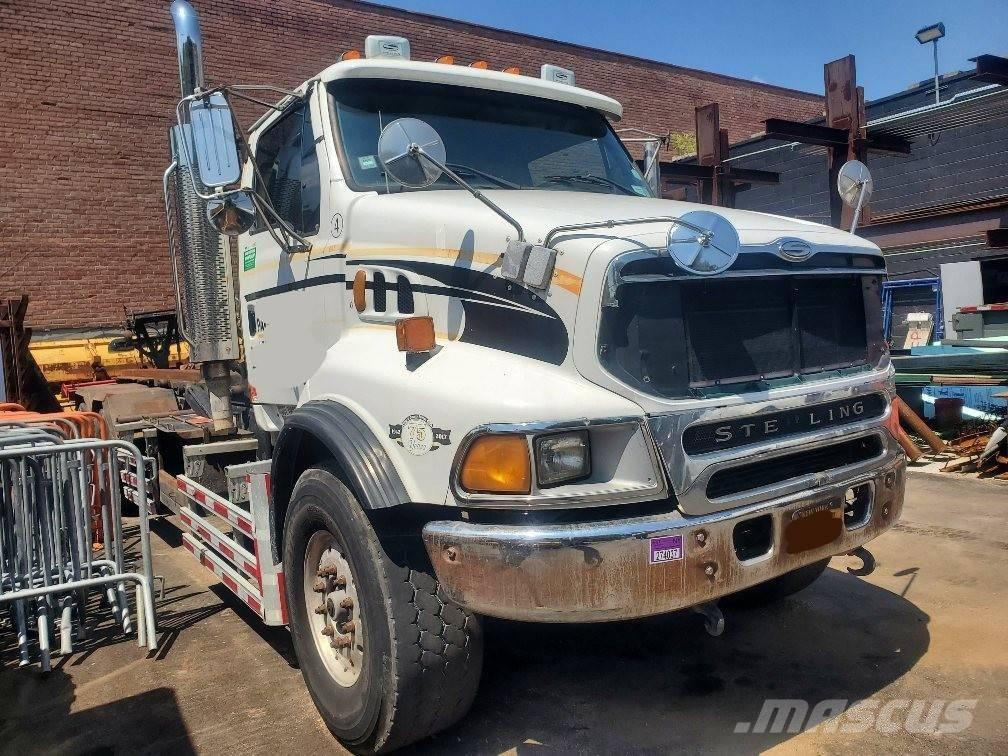 Sterling LT 9500 Demountable trucks