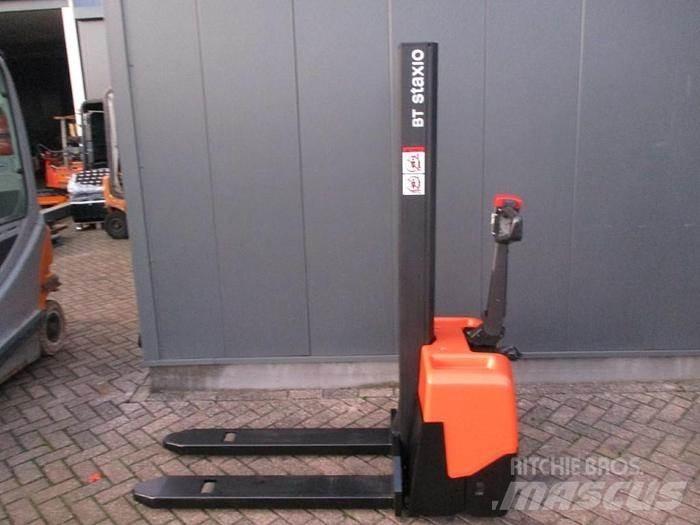 BT SP 10 Pedestrian stacker