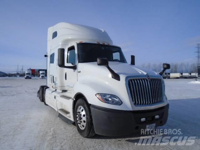 International LT 625 Prime Movers