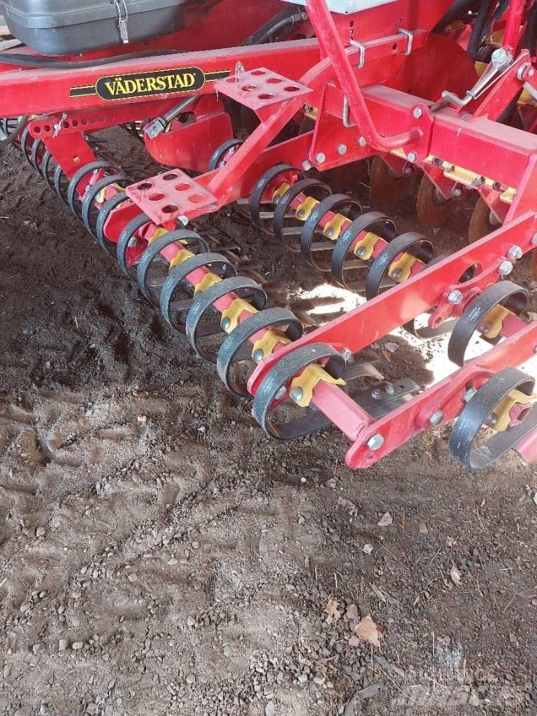 Väderstad Rapid300C Combination drills