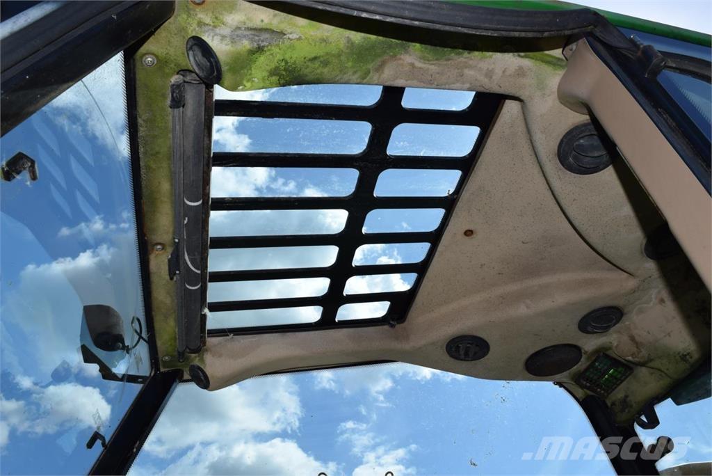 John Deere 3200 Telescopic boom lifts