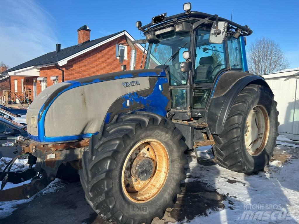 Valtra T 160 Tractors