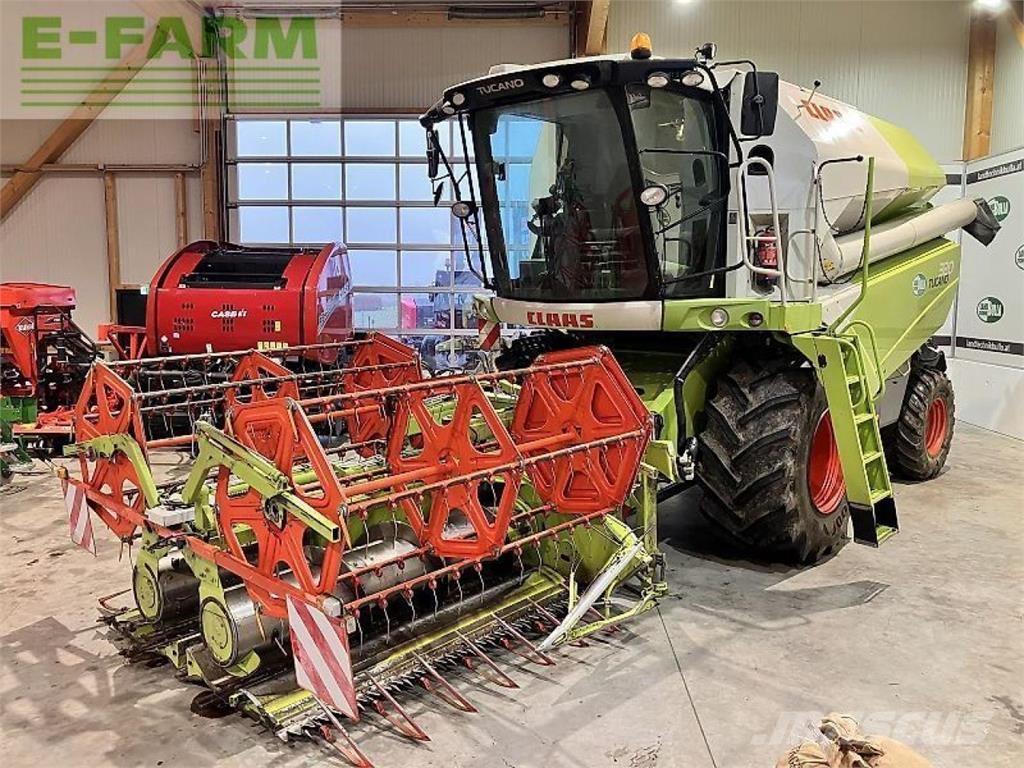 CLAAS tucano 320 Combine harvesters