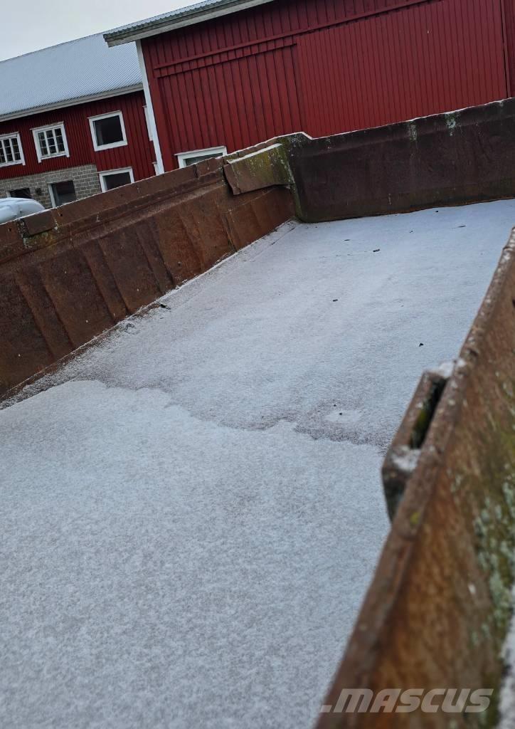 RKP Omavalmiste Tipper trucks