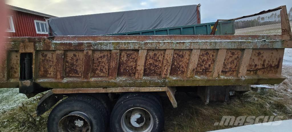 RKP Omavalmiste Tipper trucks