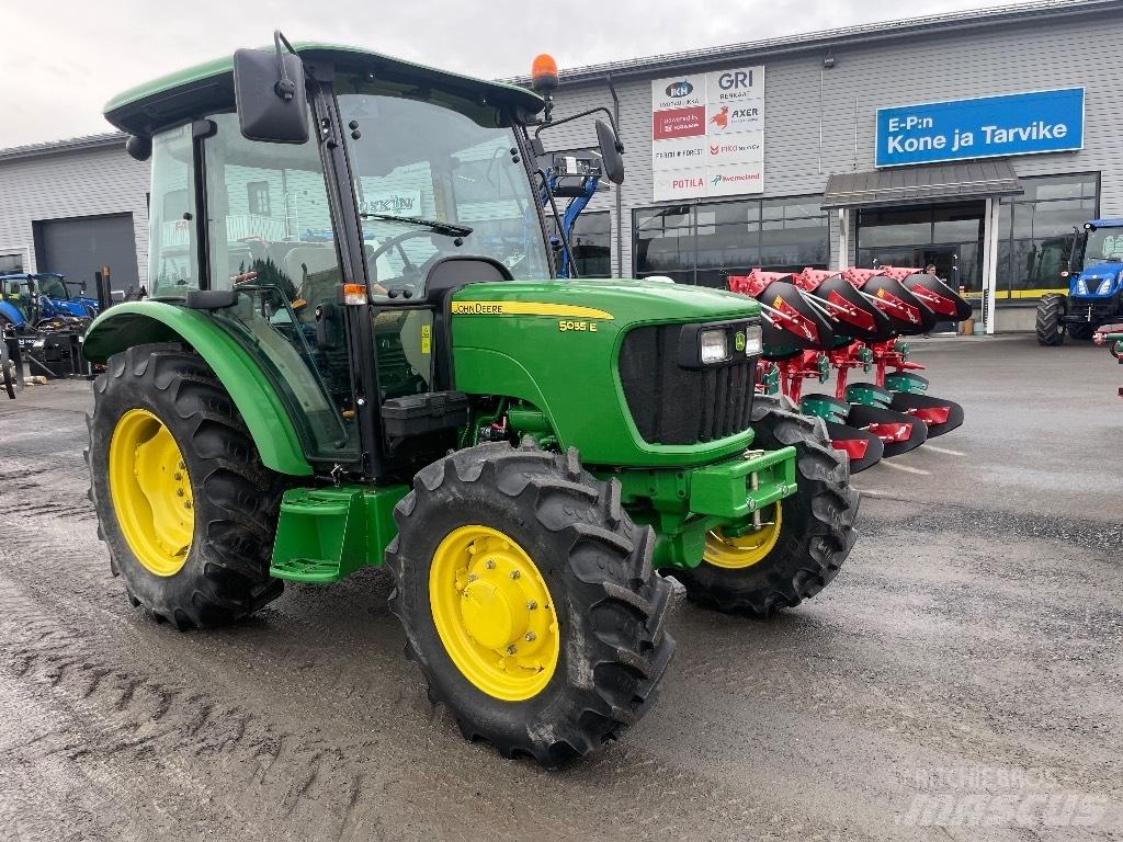 John Deere 5055 E Tractors
