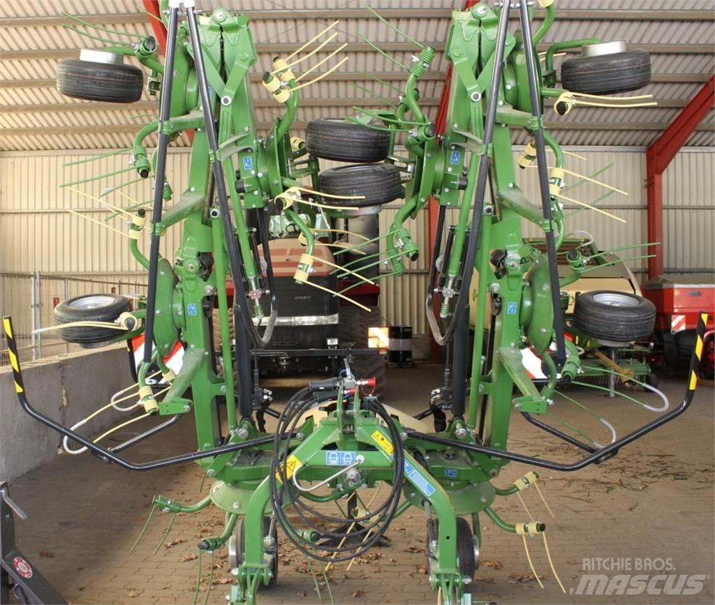 Krone Vendro 900 Rakes and tedders