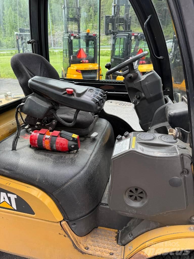 CAT GP 30 N LPG trucks