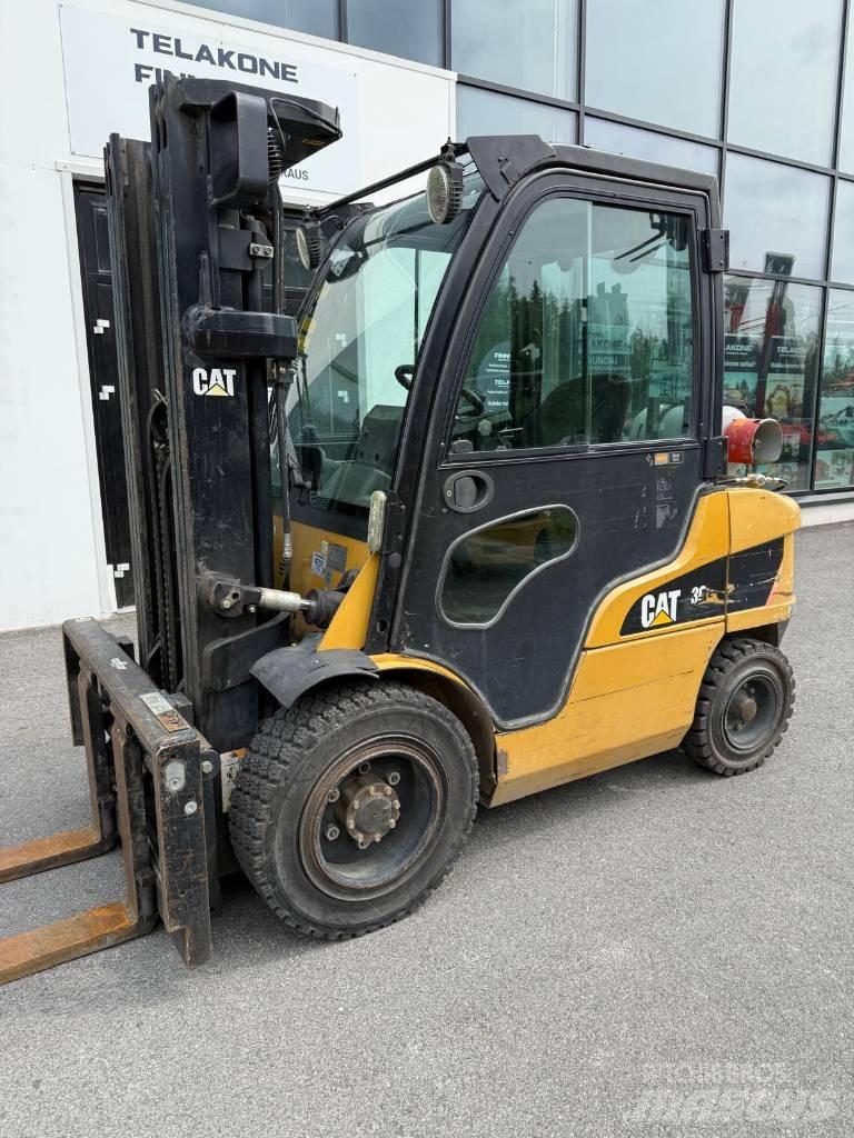 CAT GP 30 N LPG trucks
