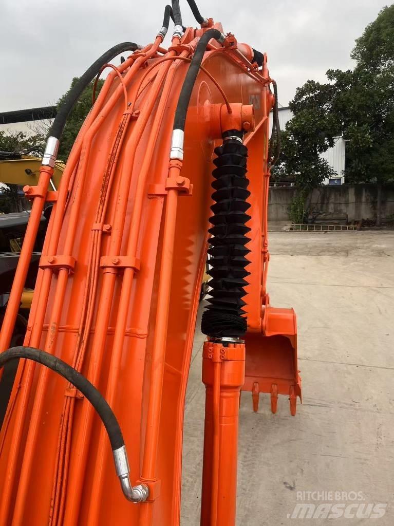 Hitachi ZX 200 Crawler excavators