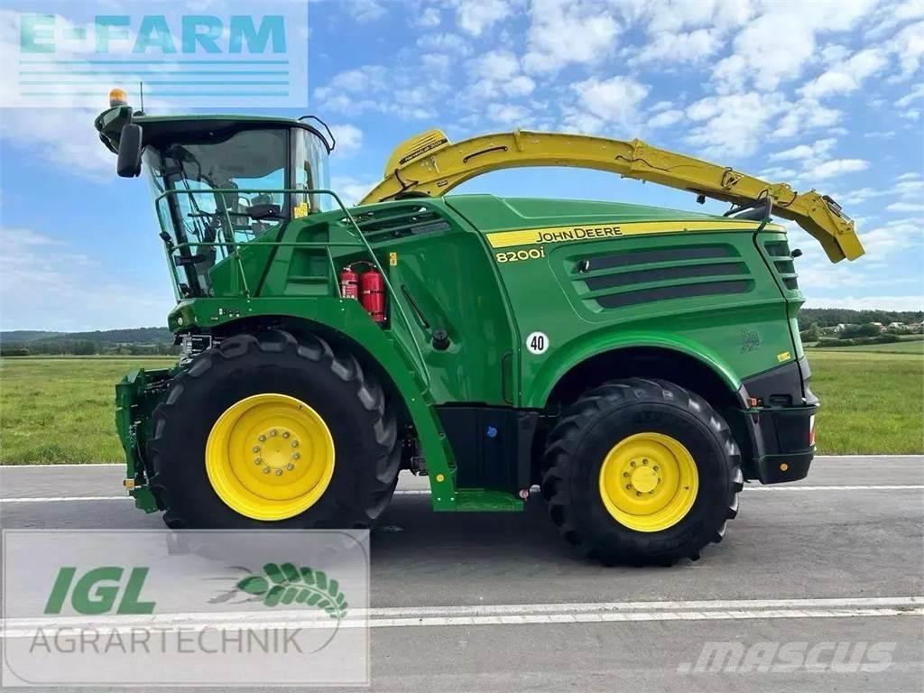 John Deere 8200 i Forage harvesters