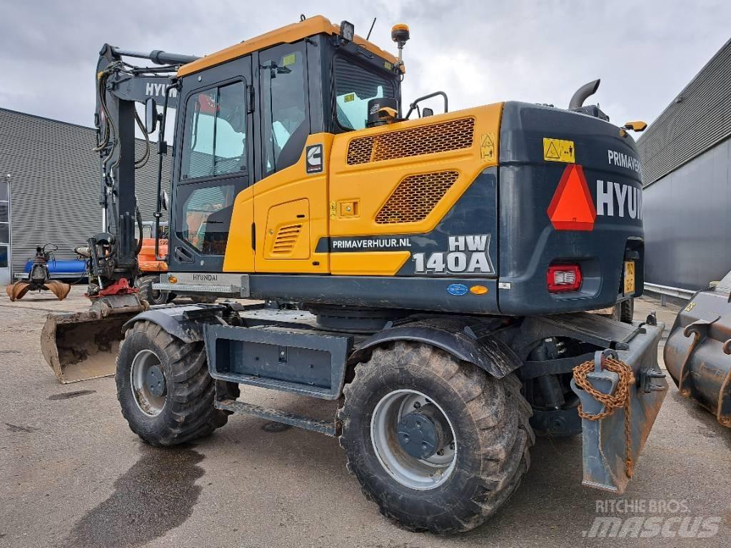 Hyundai HW140A Wheeled excavators