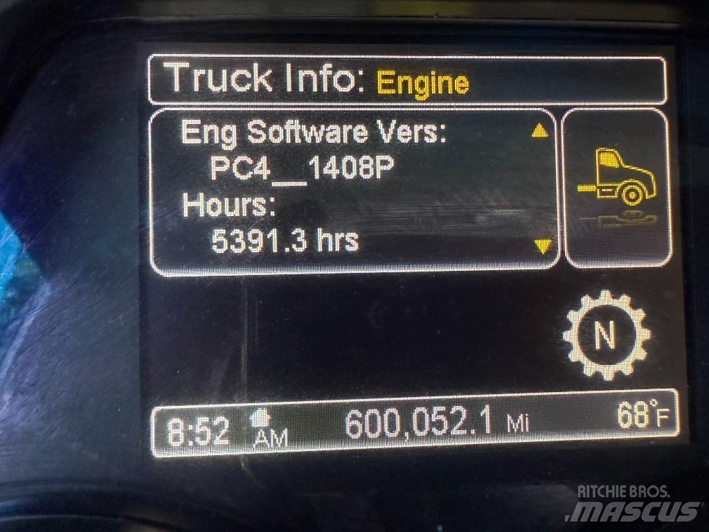 Peterbilt 567 Prime Movers