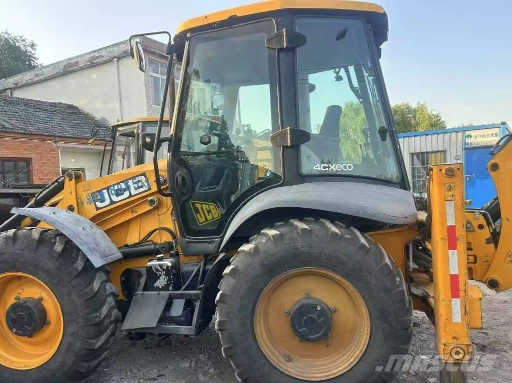 JCB 4CX Backhoe