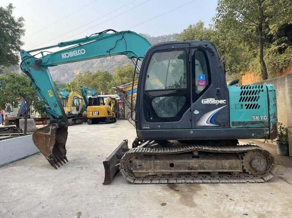 Kobelco SK 75 Crawler excavators