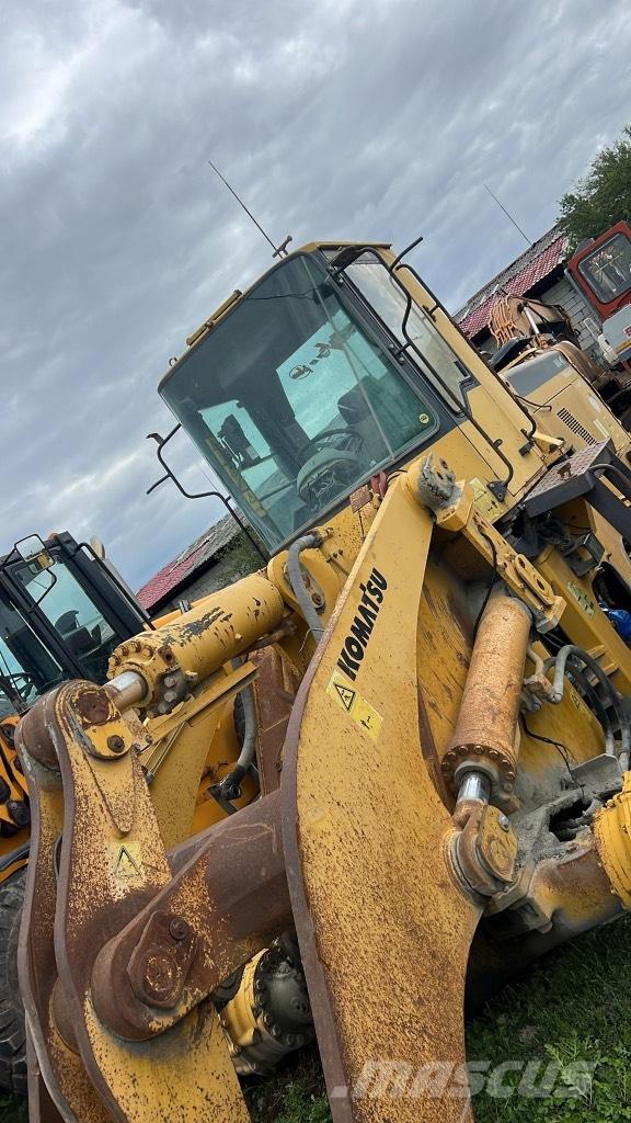 Komatsu WA 470-3H Booms and arms