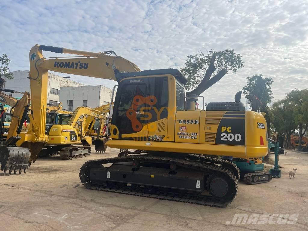 Komatsu PC 200-8 Crawler excavators