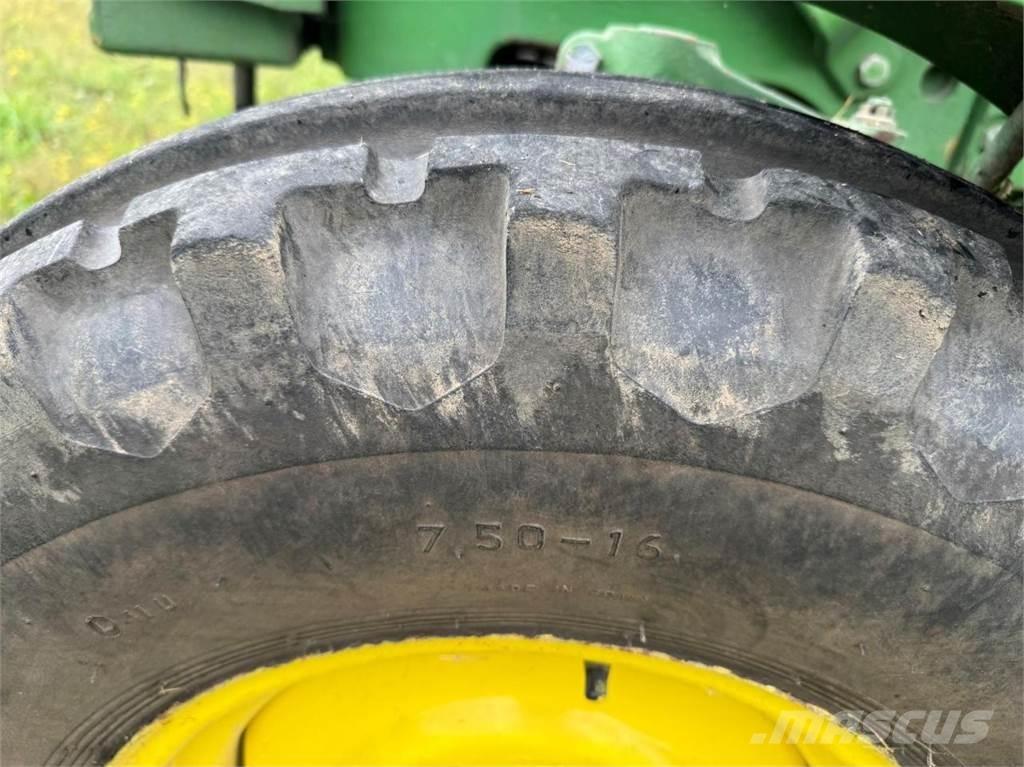 John Deere 1040 S Tractors