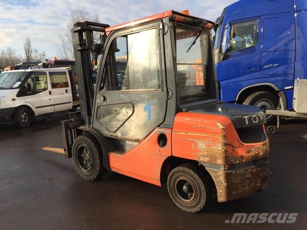 Toyota 02-8 FD JF 35 Diesel trucks