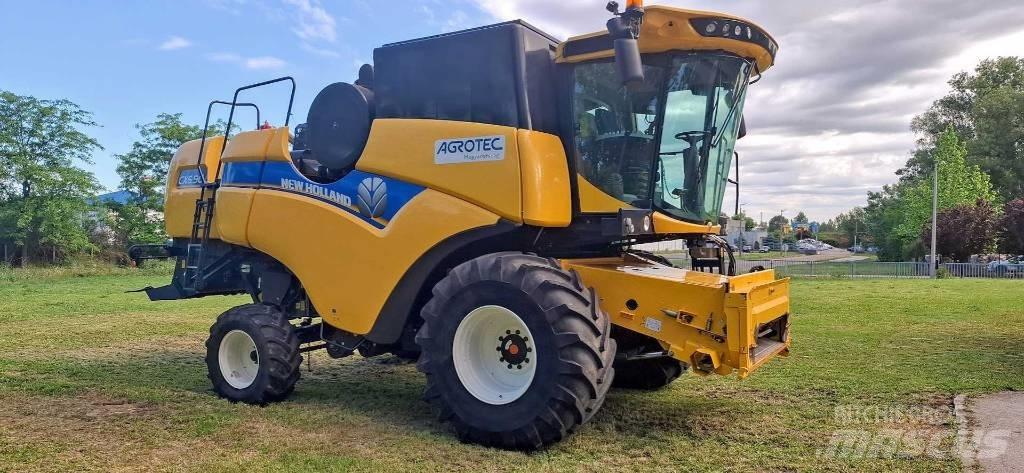 New Holland CX6.90 Combine harvesters