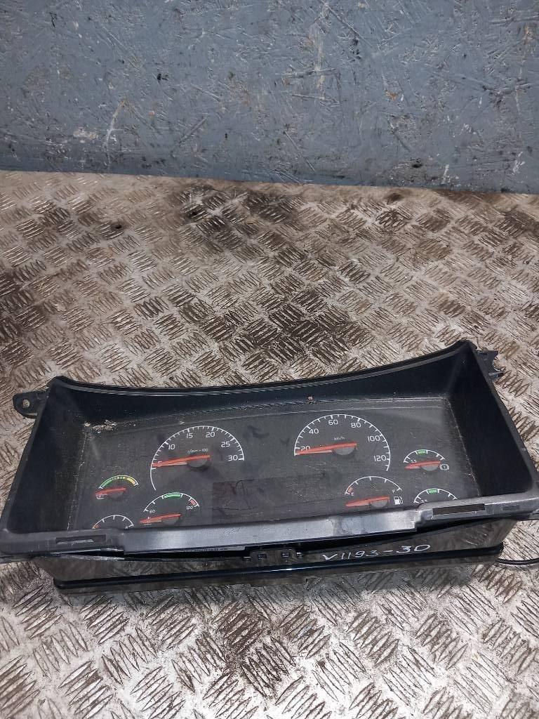 Volvo FH 12    20577363 Cabins and interior