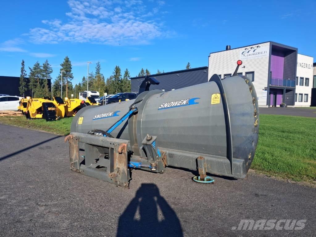 Snowek Alueaura 3200 Snow blades and plows