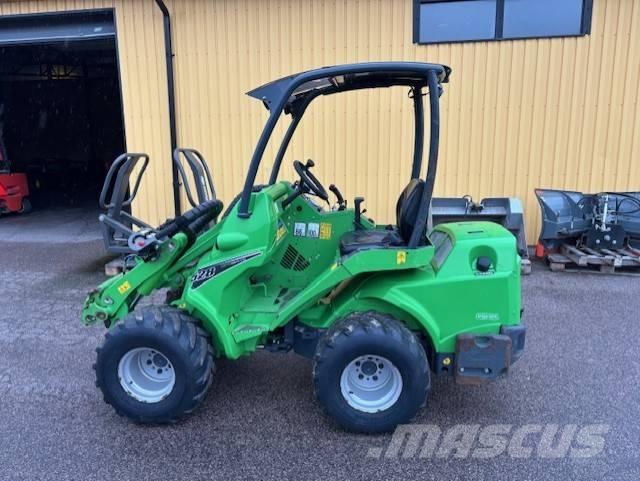 Avant 528 Tractors