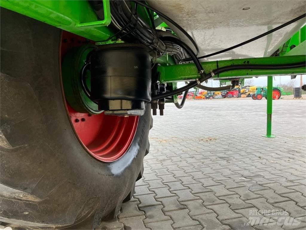  D5227 Trailed sprayers