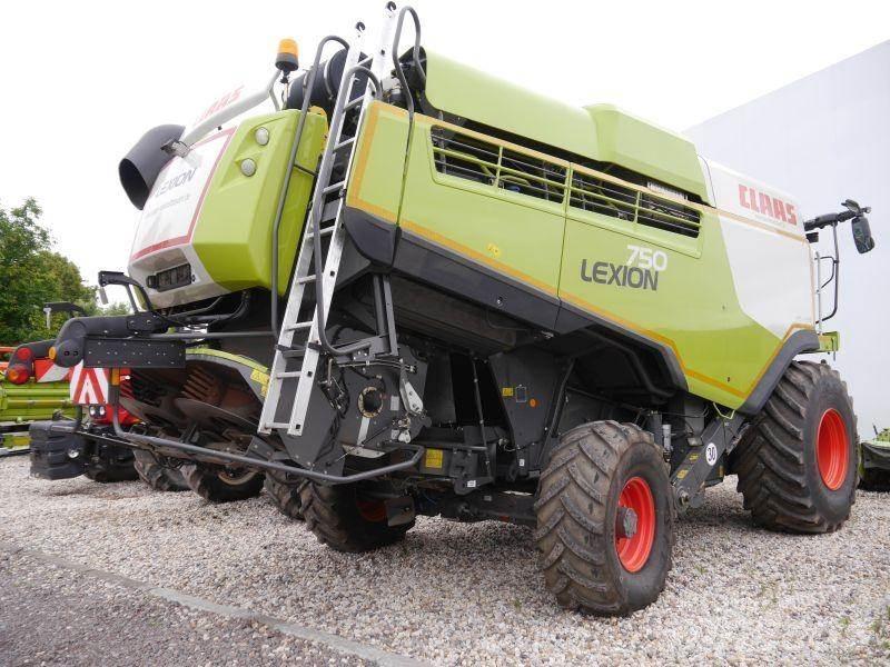 CLAAS LEXION 750 Combine harvesters