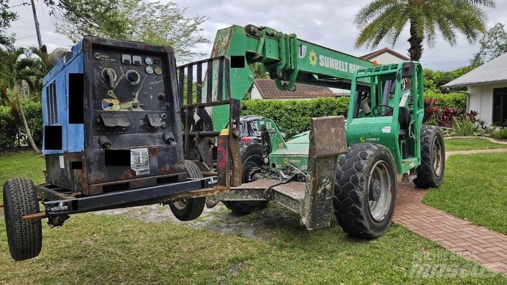 SkyTrak 10054 Telescopic handlers