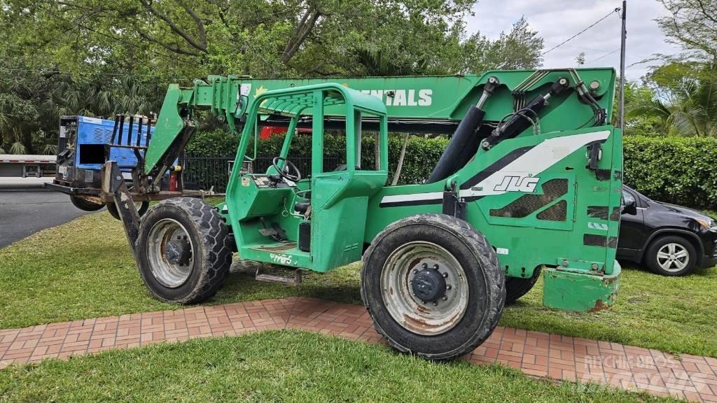 SkyTrak 10054 Telescopic handlers